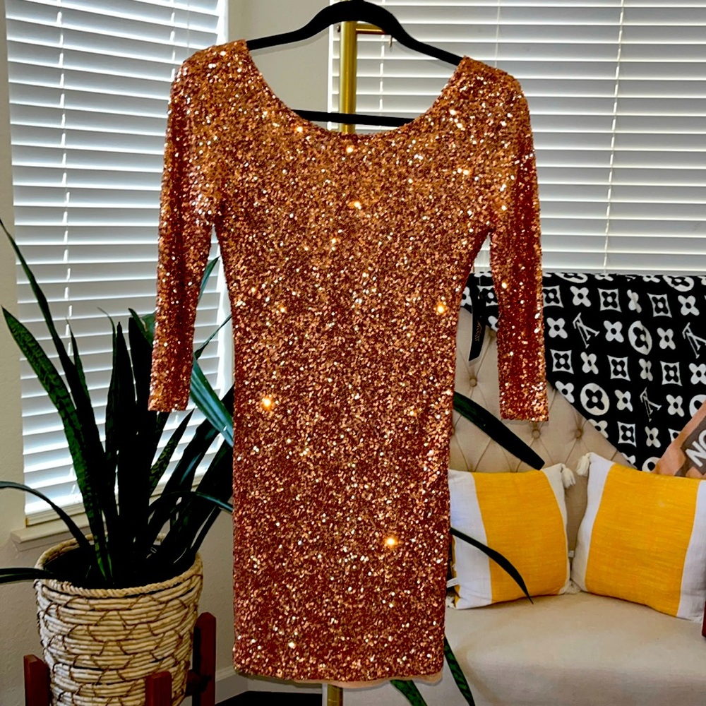 NWT ALYTHEA Sequins Backless Cocktail Formal Party Dress Size S Rose Gold Color